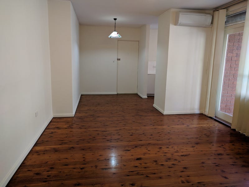 Two bedrooms for the price 2