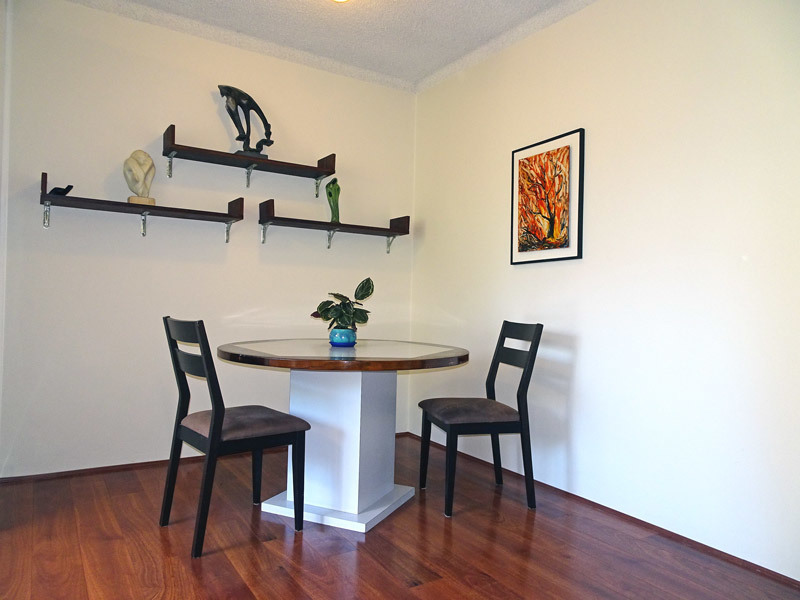 Renovated, Gorgeous and Bright Apartment 4
