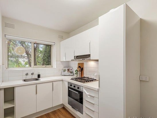 Unfurnished 1 bedroom apartment for 4