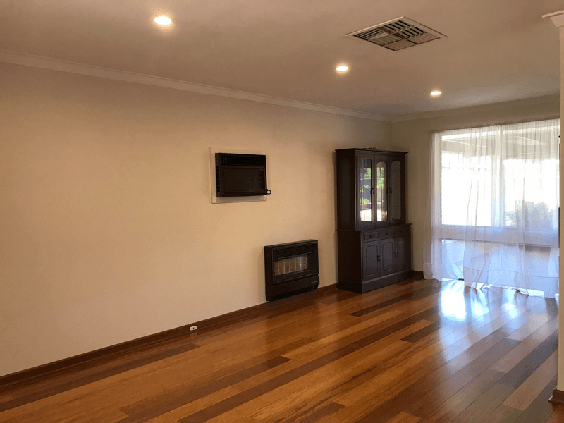 NEAT AS A PIN SPACiOUS 4
