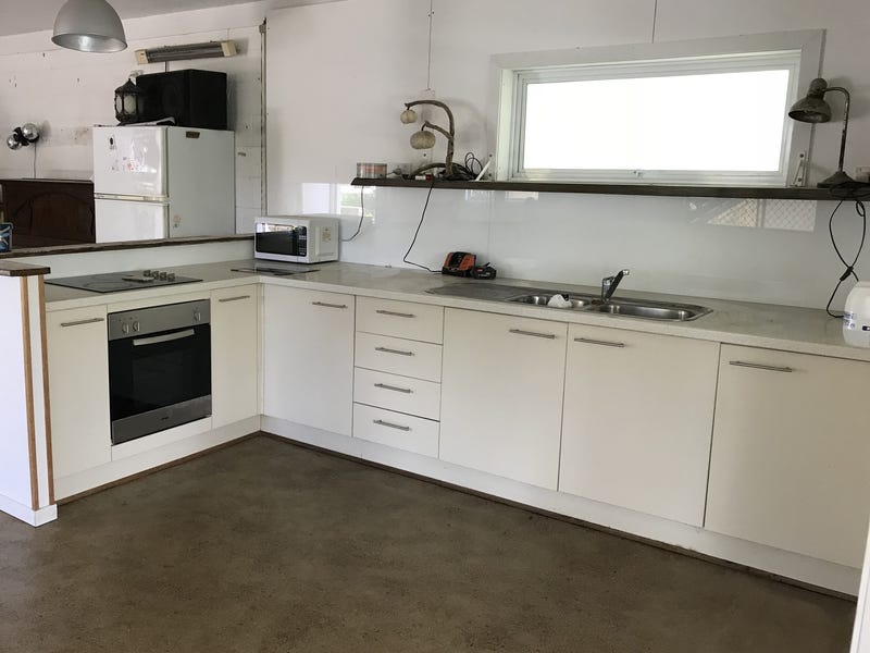 Beautiful Converted Hall Right in 4