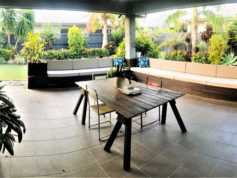 Tropical Lifestyle Living 9