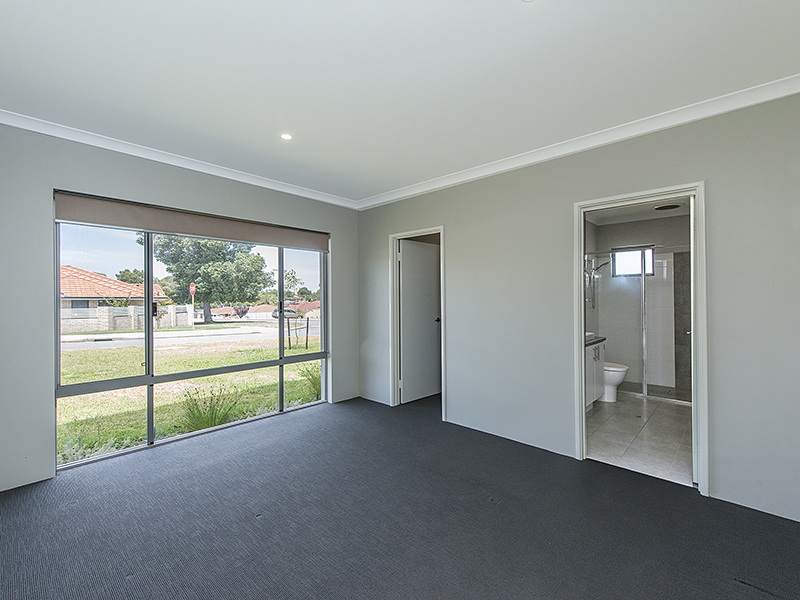 TERRIFIC 4 X 2 HOUSE 4
