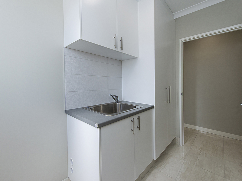 TERRIFIC 4 X 2 HOUSE 10