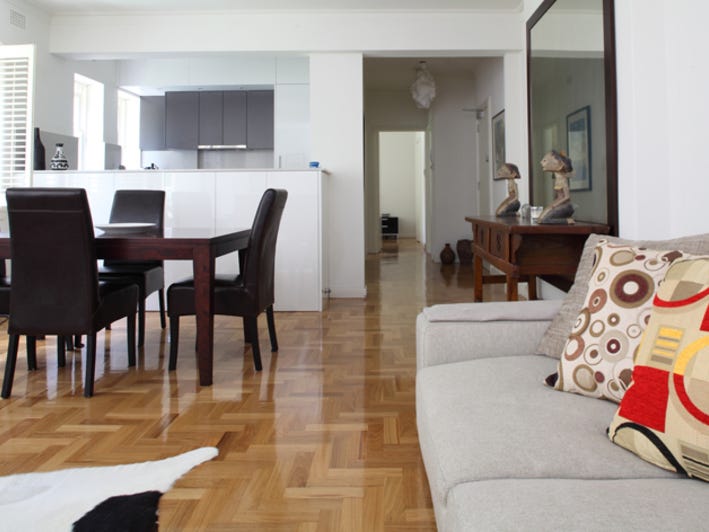 Spacious One Bedroom Unit By 3