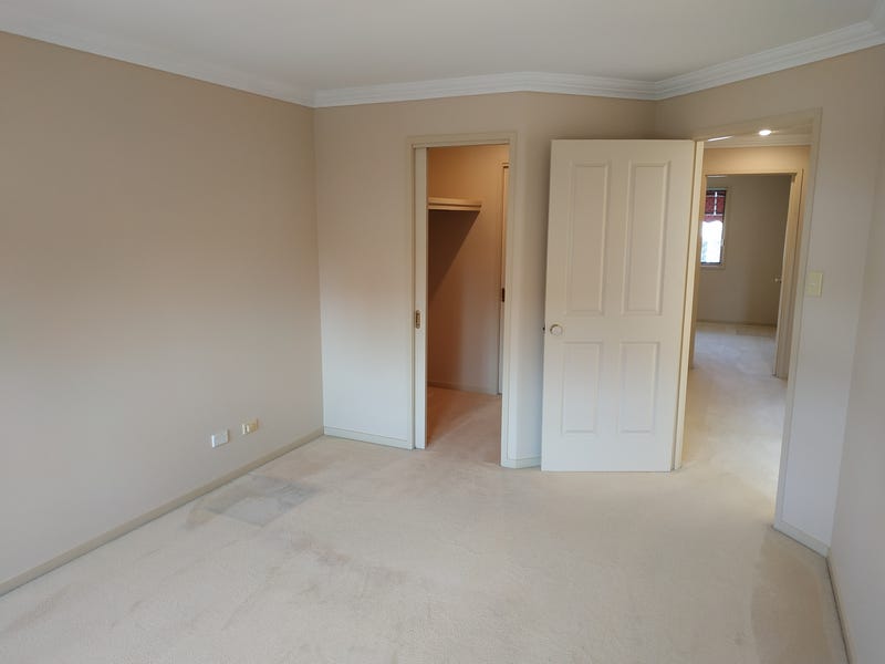 Holding deposit accepted 6