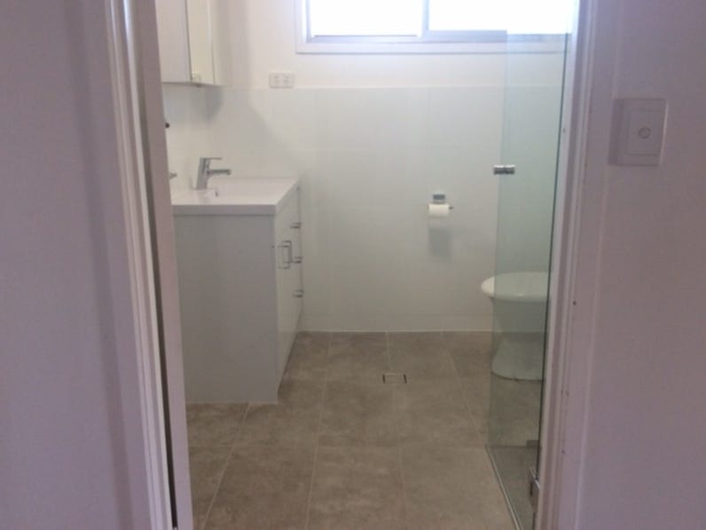 2 Bedroom Duplex Close To 8
