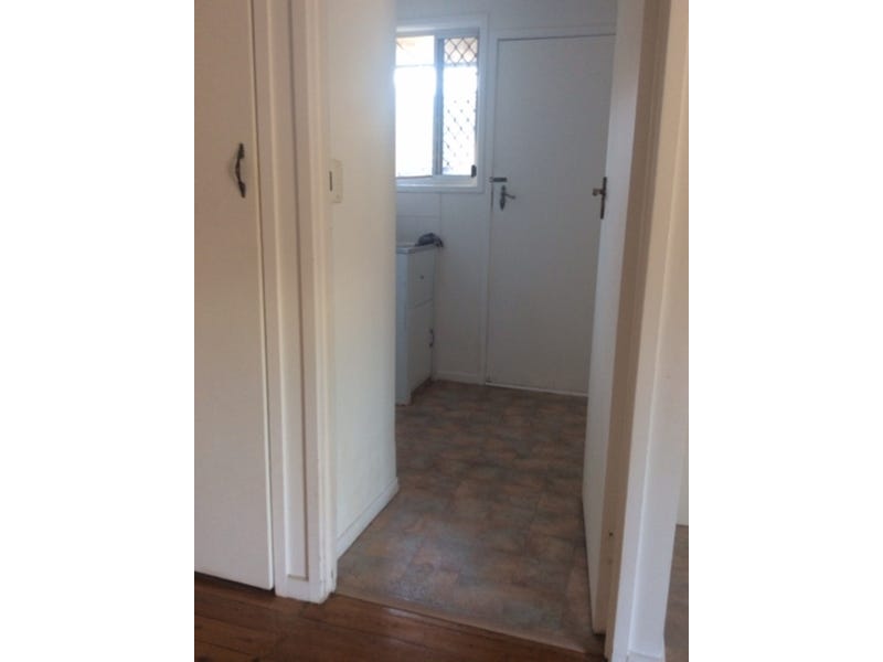 2 Bedroom Duplex Close To 10