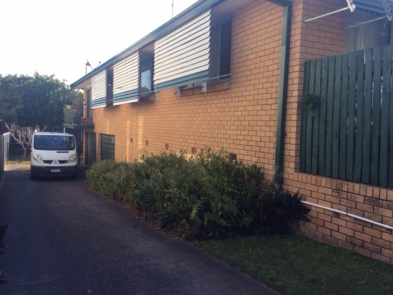 2 Bedroom Duplex Close To 12