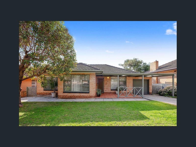 Low Maintenance 3 Bedroom Home with pet friendly yard