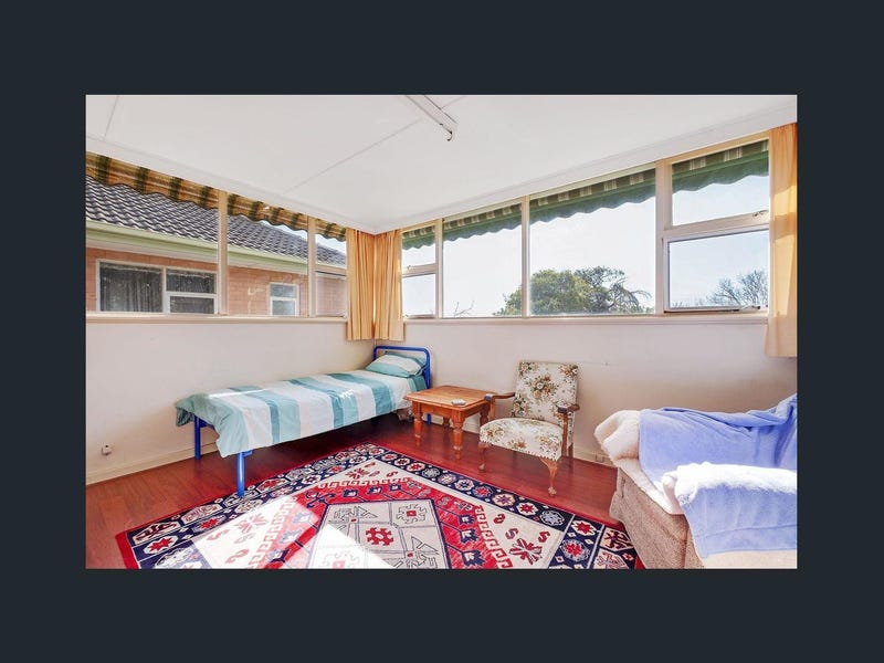 Low Maintenance 3 Bedroom Home 8