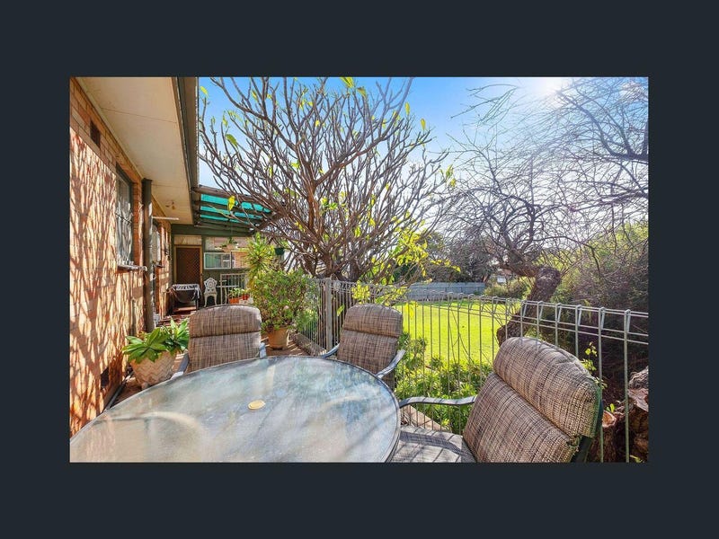Low Maintenance 3 Bedroom Home 10