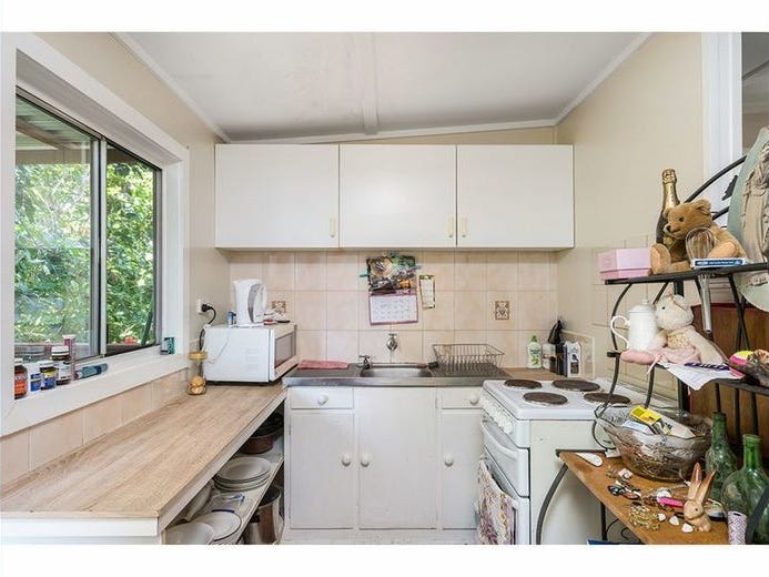 One Bedroom Fully Self Contained 3