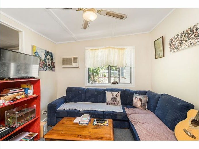 One Bedroom Fully Self Contained 4
