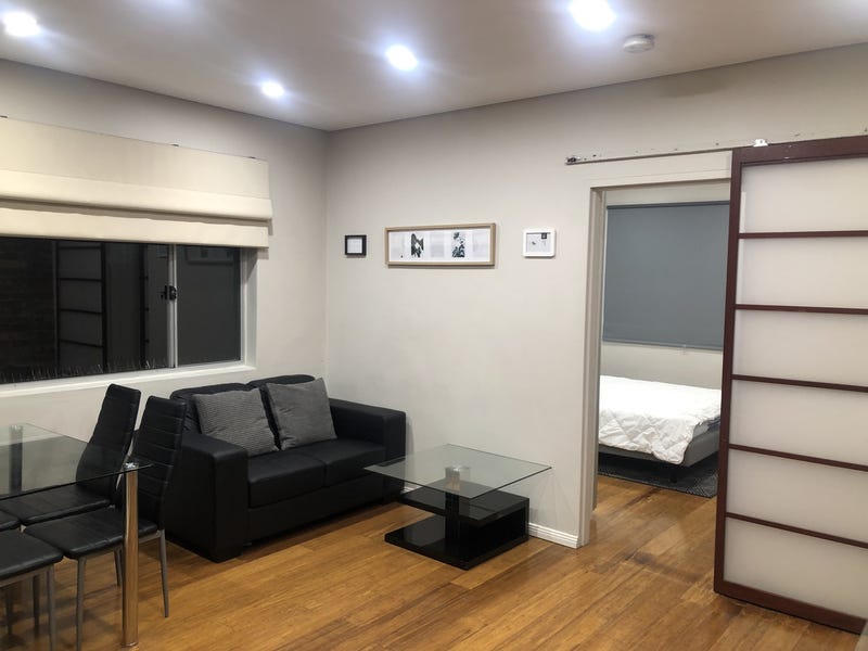 1 Bedroom WITH PARKING 2