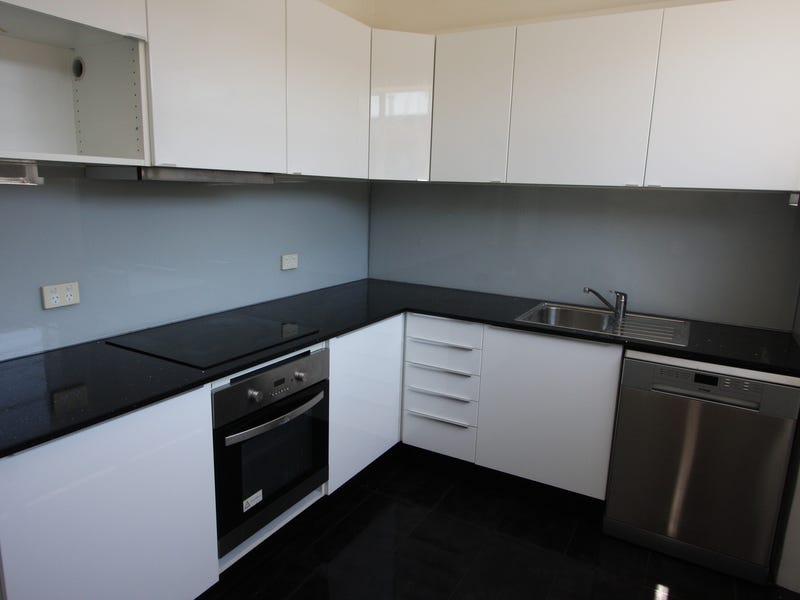 Spacious Two bedroom Unit In a Perfect Location