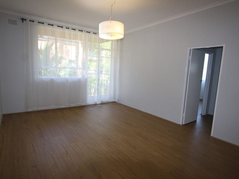 Spacious Two bedroom Unit In 2