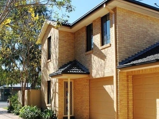 Modern Townhouse in Perfect Location!