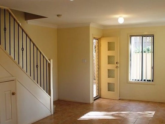 Modern Townhouse in Perfect Location! 4