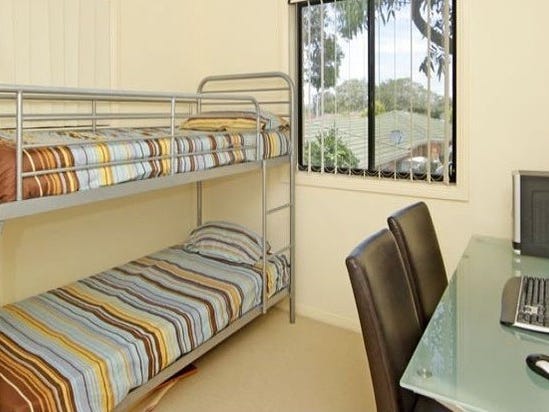 Modern Townhouse in Perfect Location! 8