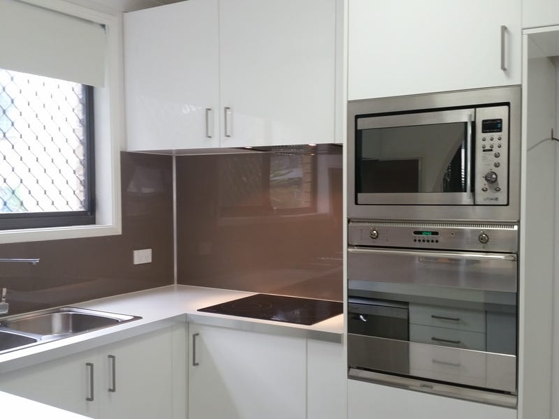 Beachside Unit in heart of Broadbeach