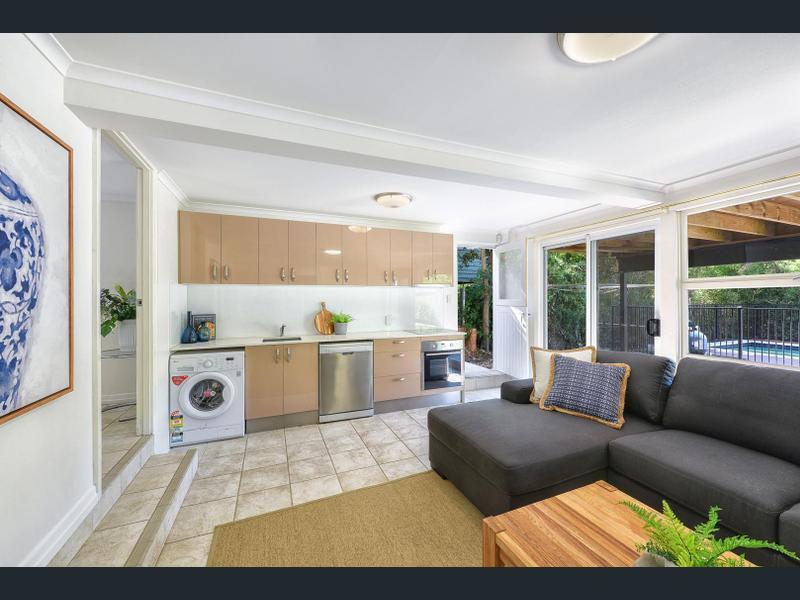 Fully Furnished $380 2