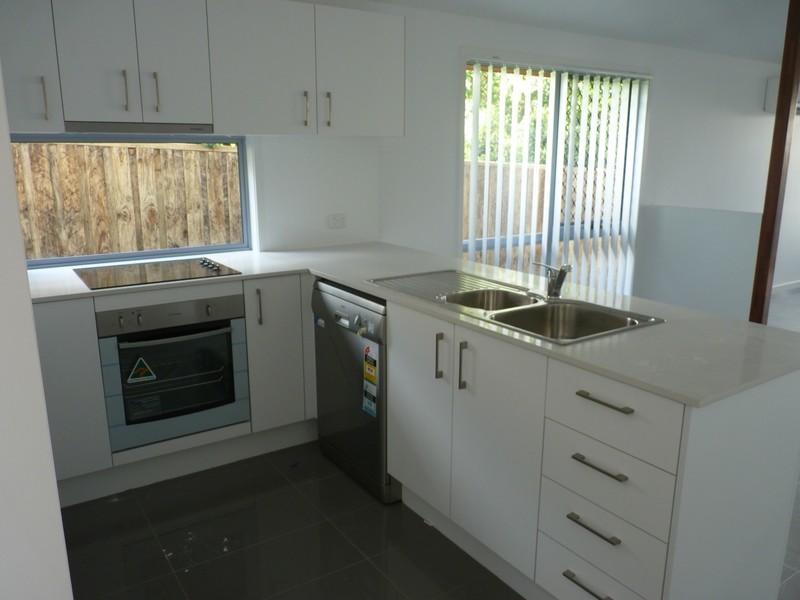 Spacious & Open Plan 2 Bedroom, 2.5 Bathroom Townhouse