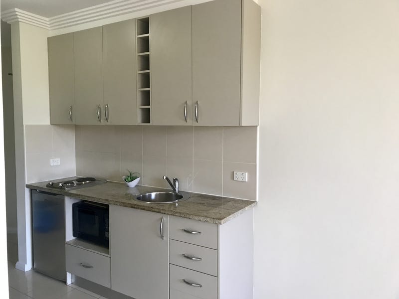 Renovated Studio situated in the 4