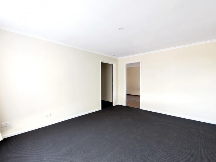 $305 – $310 pw 3