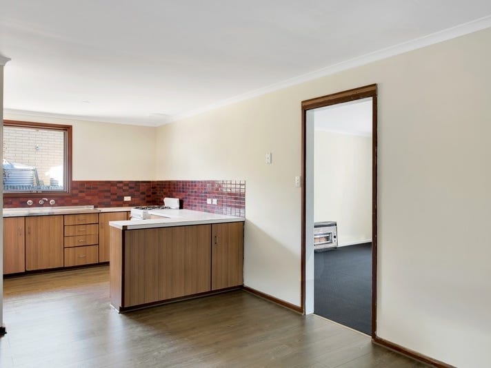 $305 – $310 pw 7