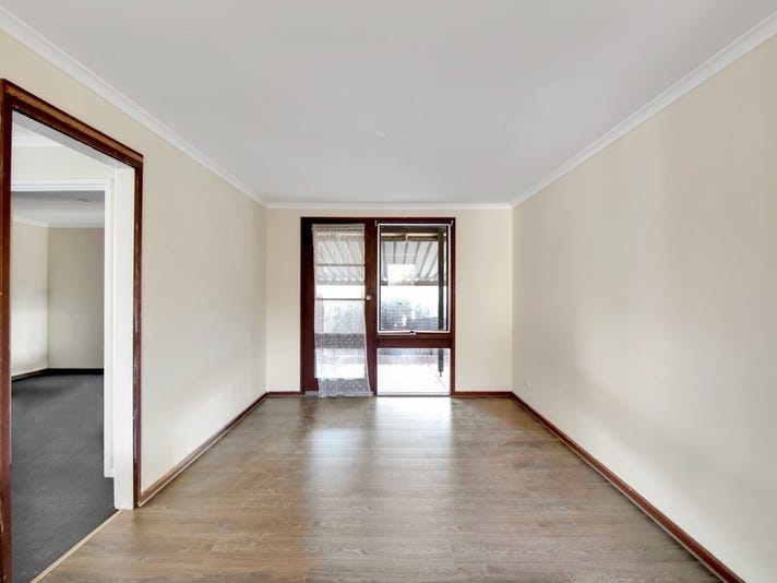 $305 – $310 pw 8