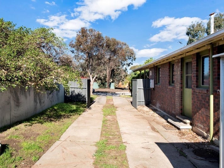 $305 – $310 pw 15