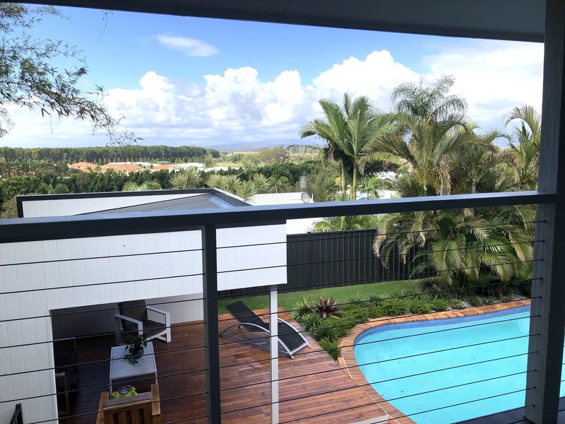 Newly renovated family home minutes 7