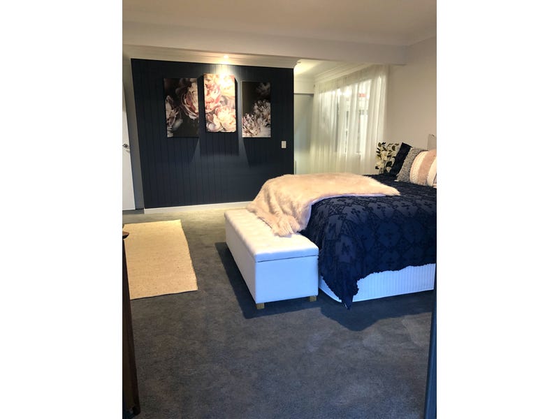 Newly renovated family home minutes 9