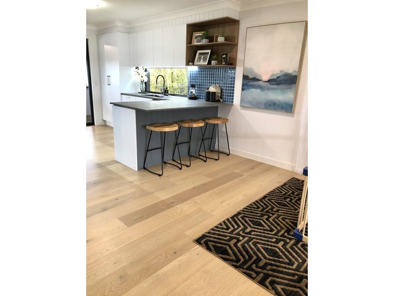 Newly renovated family home minutes 11