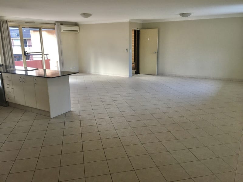 Massive Apartment in Convenient and 4