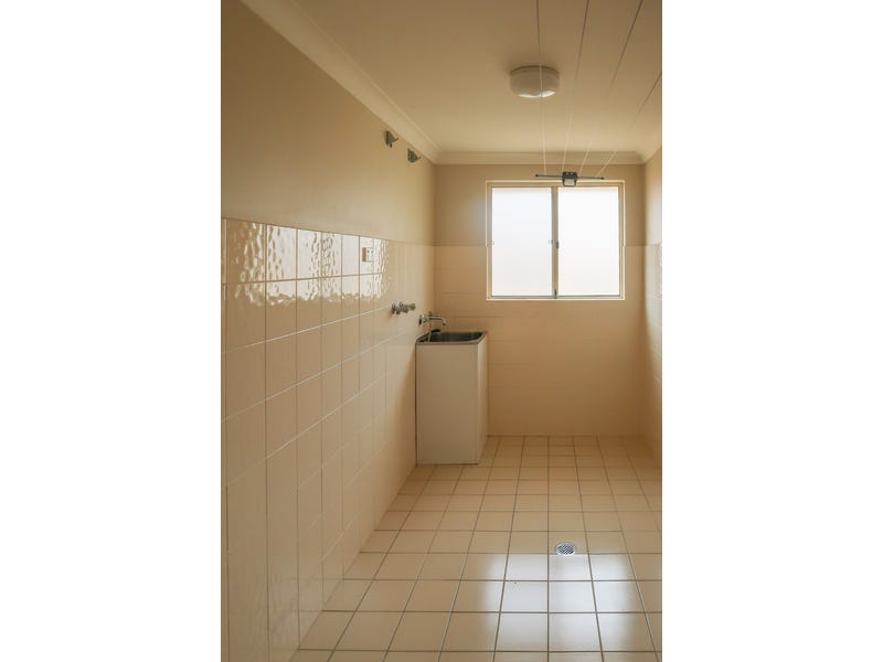 Massive Apartment in Convenient and 10