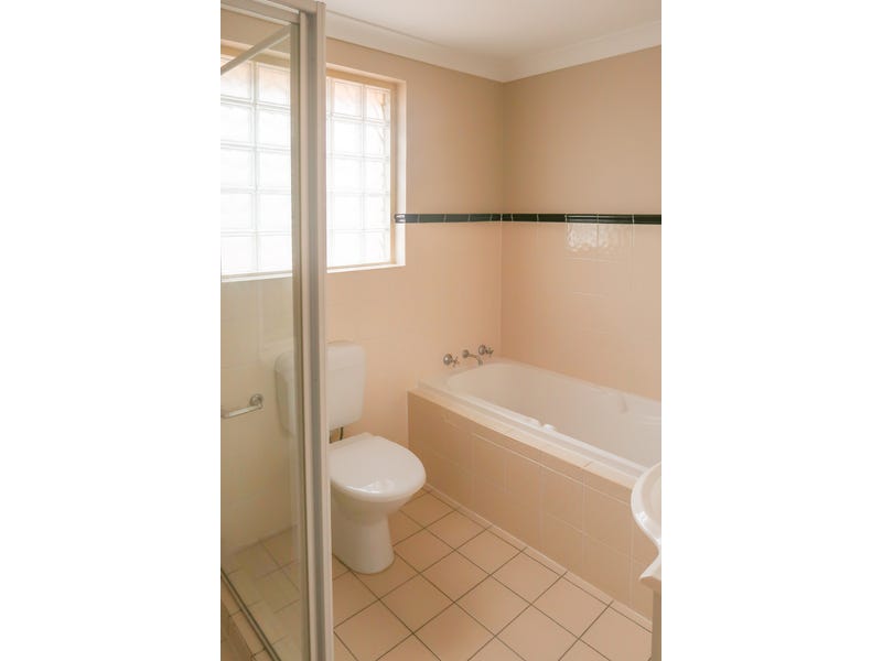 Massive Apartment in Convenient and 11