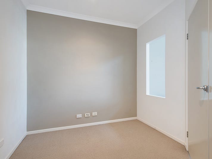 Light Filled Apartment Walking Distance 13