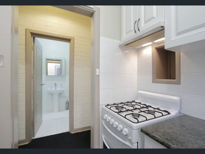 Modern Fully Furnished & Equipped 7