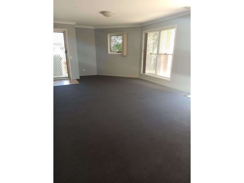 Spacious Carina Townhouse 4