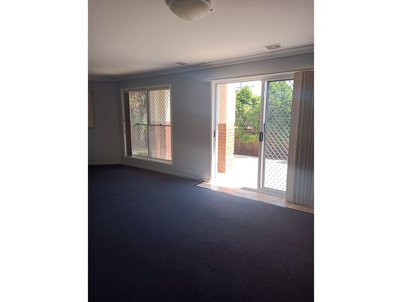 Spacious Carina Townhouse 5