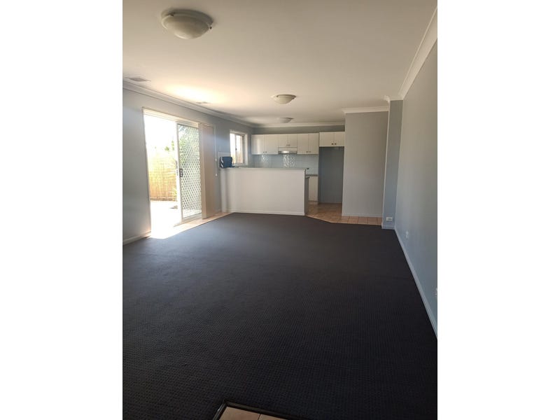 Spacious Carina Townhouse 6