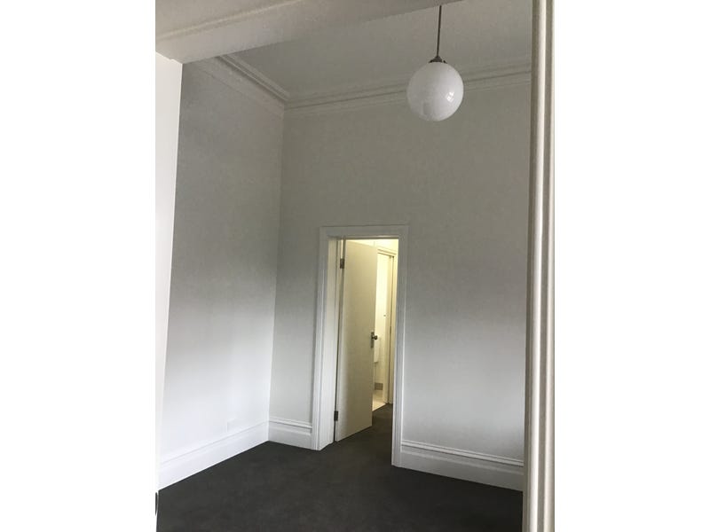 Stylish, light filled Northcote house: 5