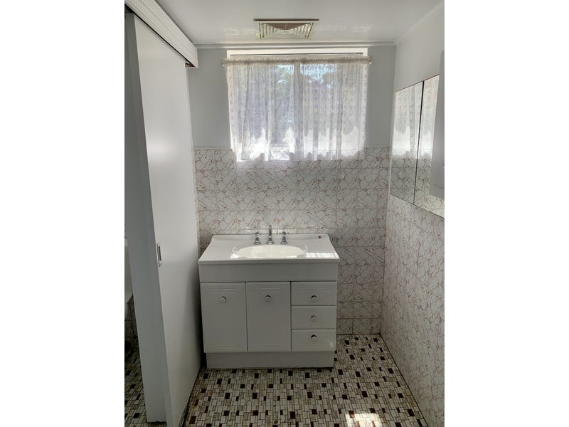 2 Bedroom Unit Walking Distance 6