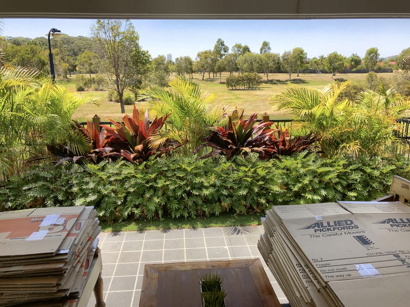 Unfurnished Modern 3 bedroom townhouse 2