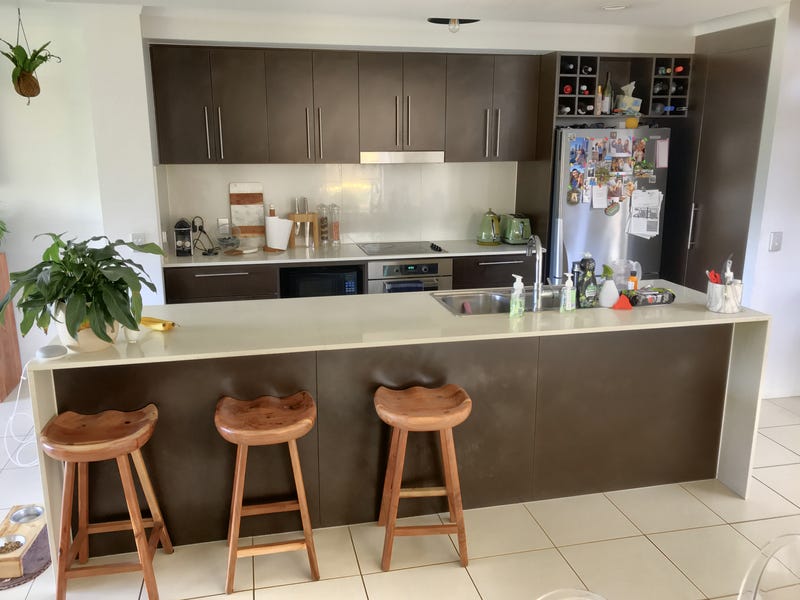 Unfurnished Modern 3 bedroom townhouse 4