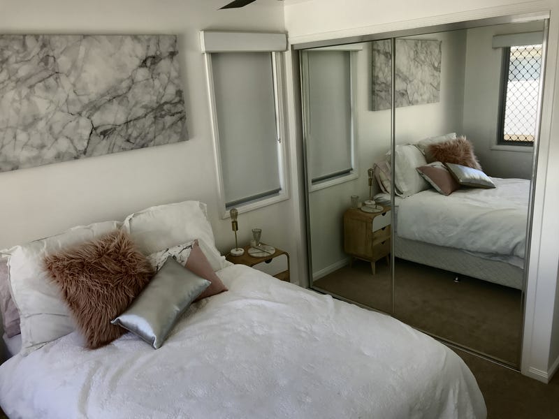 Unfurnished Modern 3 bedroom townhouse 11