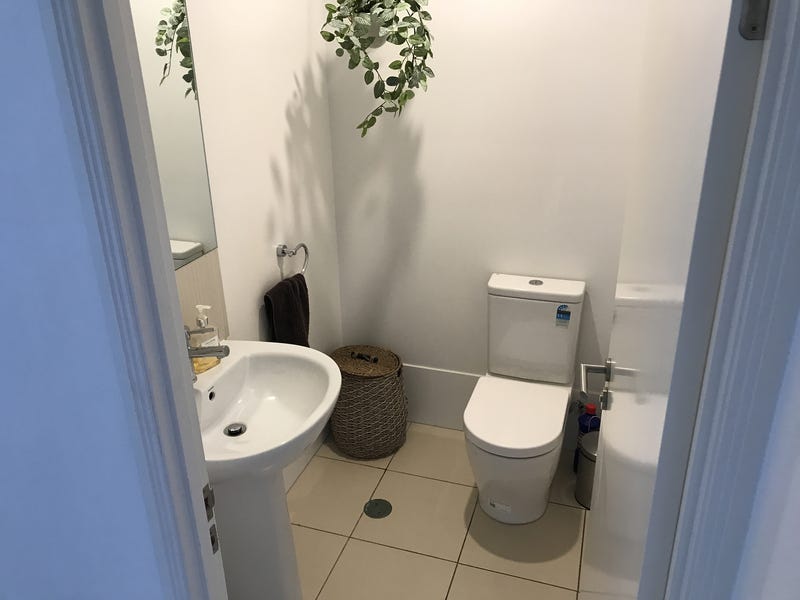 Unfurnished Modern 3 bedroom townhouse 16