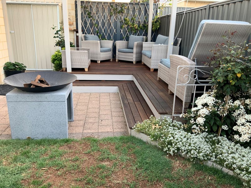 ** MODERN FAMILY-FRIENDLY BEACONSFIELD GEM! 3